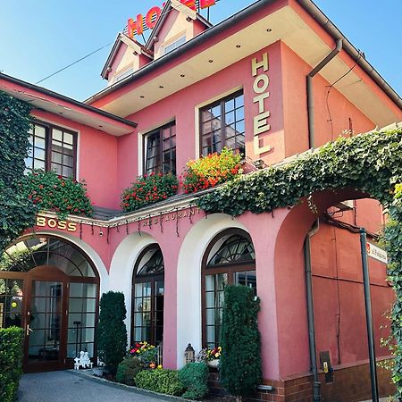 Hotel Restaurant Boss Miłosław Eksteriør bilde