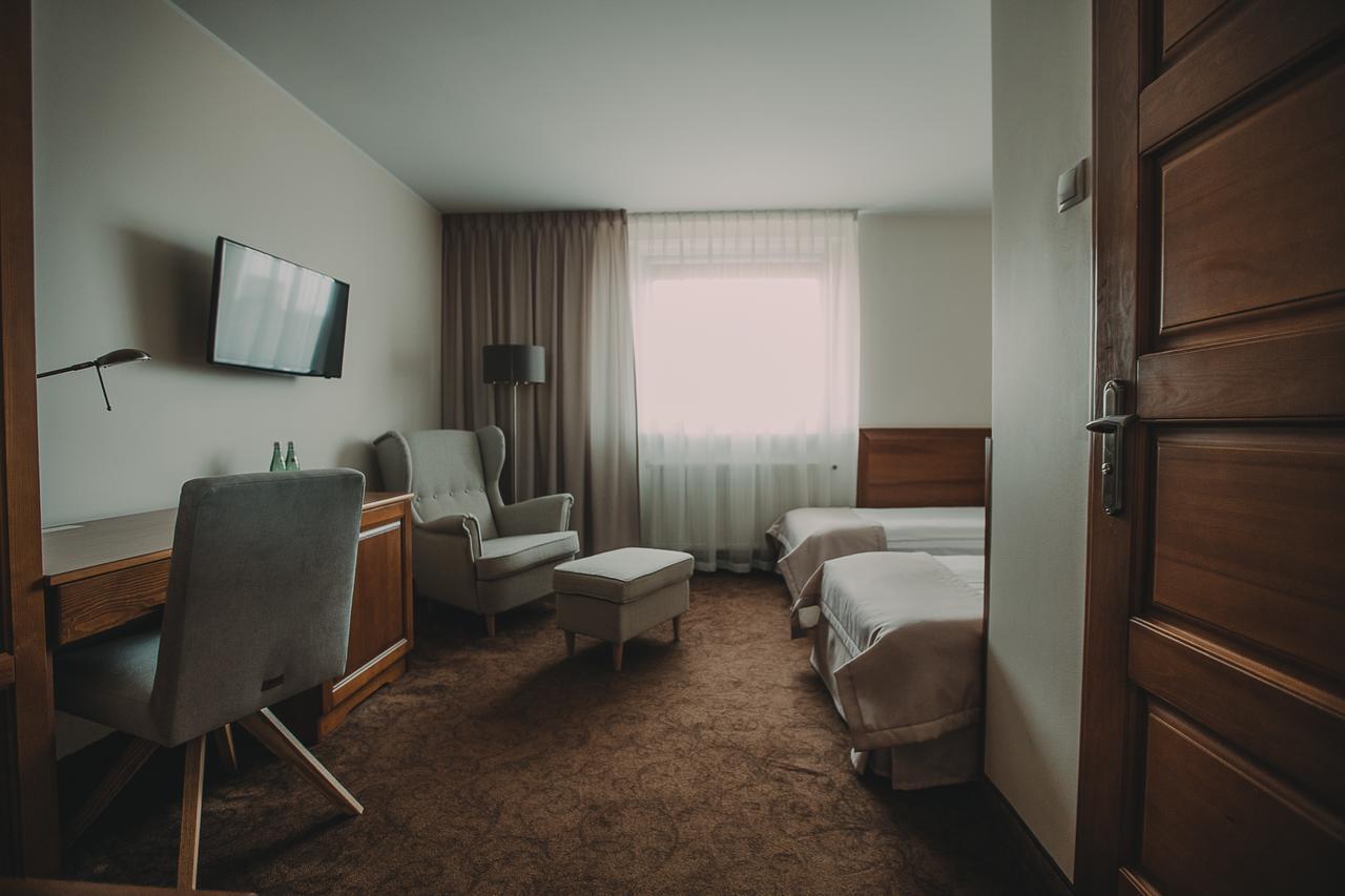 Hotel Restaurant Boss Miłosław Eksteriør bilde
