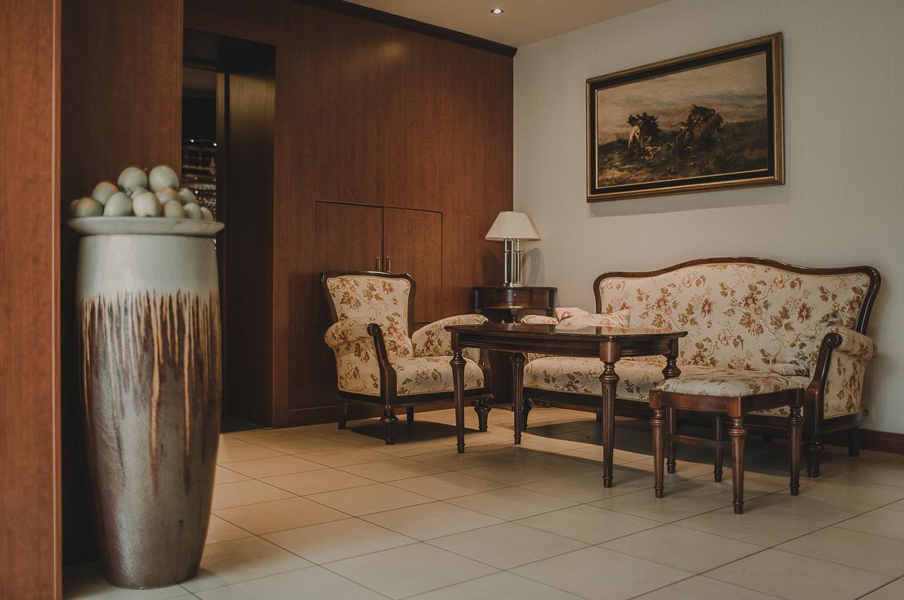 Hotel Restaurant Boss Miłosław Eksteriør bilde