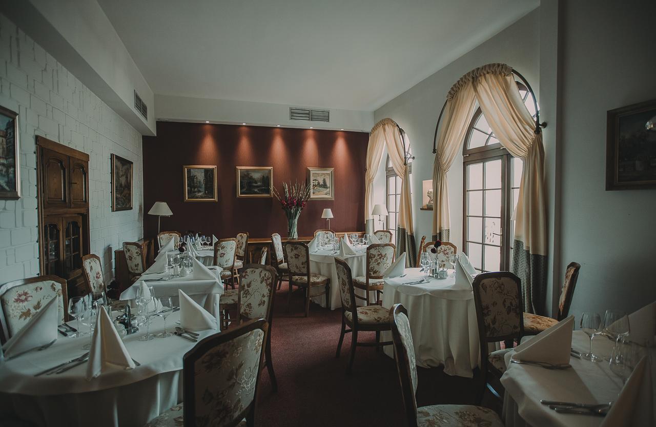 Hotel Restaurant Boss Miłosław Eksteriør bilde